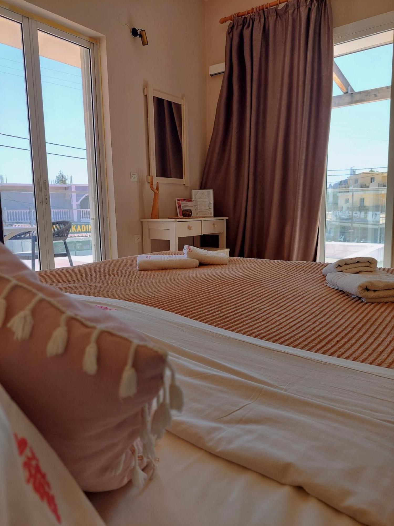 Zante Flower Studios & Apartments Alykanas  Exteriör bild